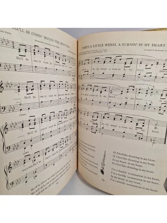 The Golden Song Book 1945 60 Favorite Singing Games Hardcover Illustrated Music - Picture 16 of 16